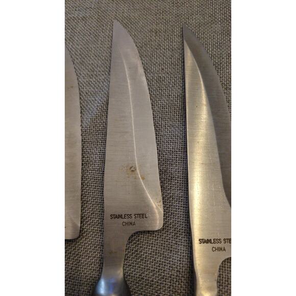 Stainless Steel Set of Four Vintage Steak Knives Serrated Blade, Thick Handle - Picture 3 of 7